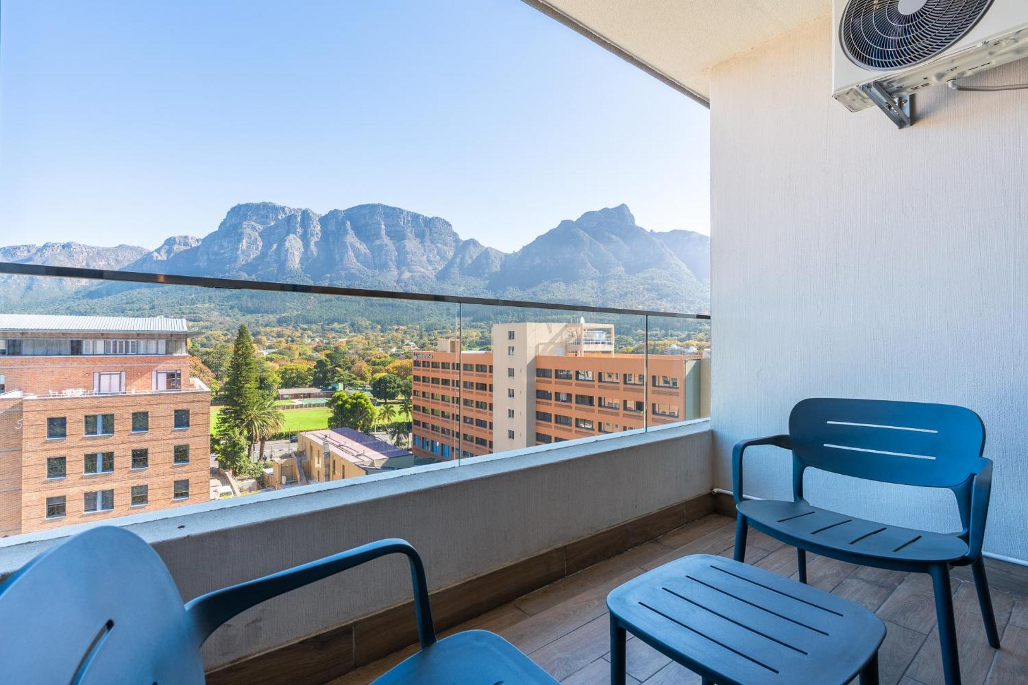 Newlands Peak Living Appartement